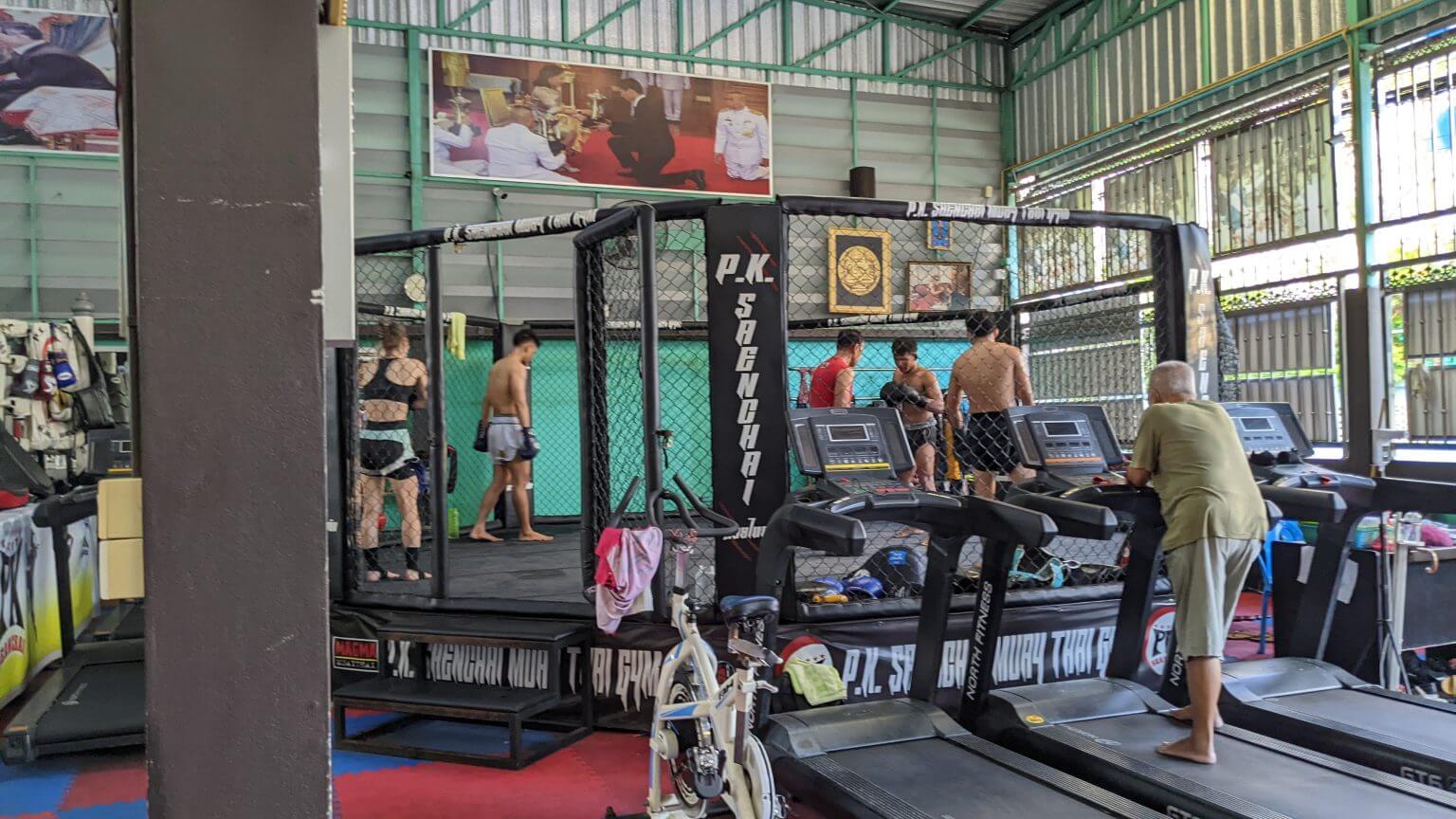 P K Saenchai Muaythaigym Gym Review Muay Ying มวยหญง