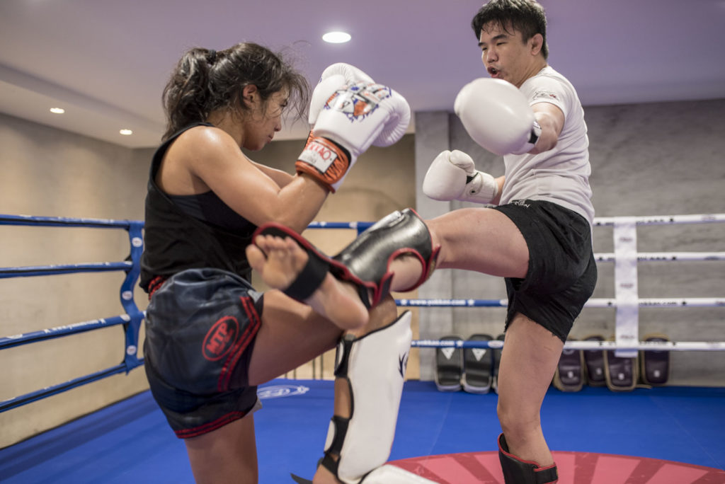 sparring woman man taiwan ring boxing muay thai