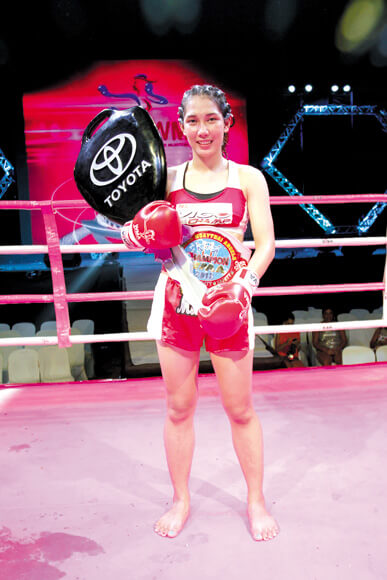 chomanee muay thai angels winner champion toyota 