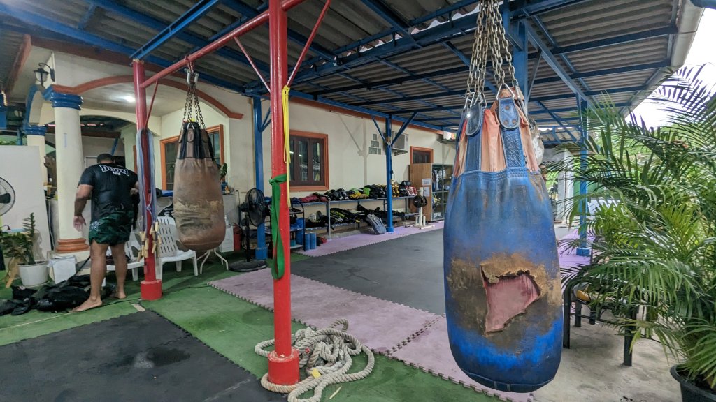 muay-ying.com sistjaopho heavy bags